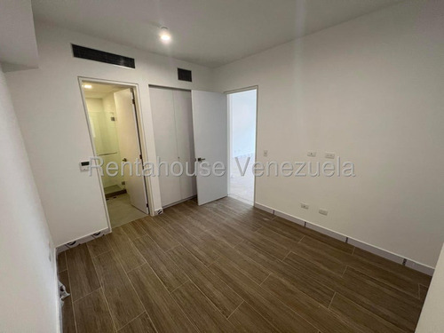 Apartamento Remodelado En Alquiler 25-24995 Cs