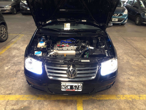 Volkswagen Bora 1.8 Highline T 180cv Cuero 2014