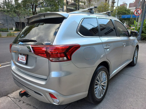 Imagen 6 de 15 de Mitsubishi Outlander Limited Phve 2021