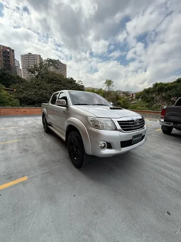 Toyota Hilux Srv