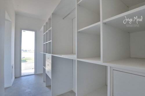 Casa Venta Barrio San Sebastián - Area 10 - 3 Dormitorios - #id 2748