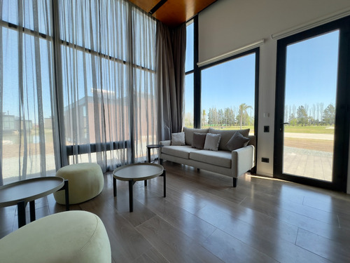 Casa Boutique De La Laguna Y El Bosque En Barrio La Magdalena Cb1 2023