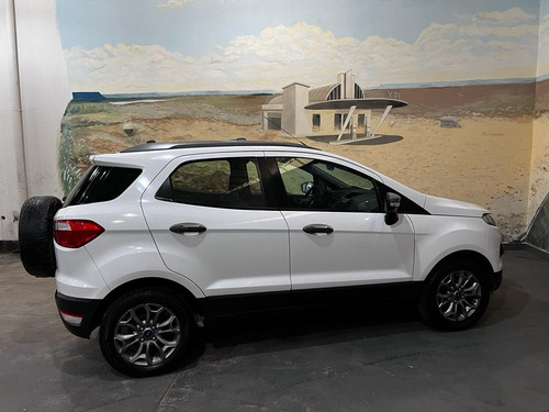 Imagen 3 de 11 de Ford Ecosport 2015 1.6 Freestyle 110cv 4x2