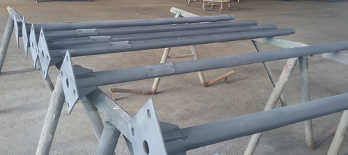 Postes De Luz Fábrica Herrería Y Construcciones Metálicas.