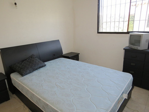 Imagen 3 de 12 de Excelente Apartamento En La Quinta A Un Precio Regalado.