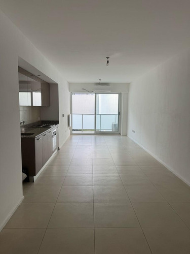 Excelente Monoambiente De 47 M² Con Balcón Y Patio