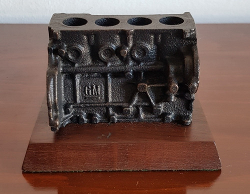 Imagen 5 de 8 de Oríginal Portalápices De Hierro Con Forma De Motor