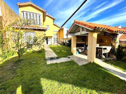Casa En Venta En Los Troncos