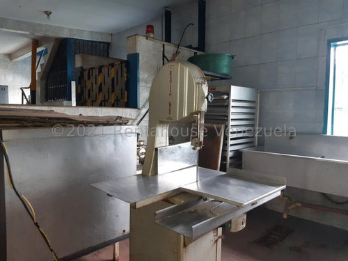 Edificio En Venta En Santa Rosa Con Excelente Ubicación Y Negocio Db 24-19955