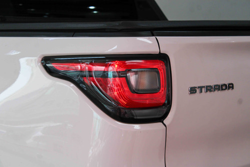 Fiat Strada 1.3 Freedom Cab. Dupla Flex 4p
