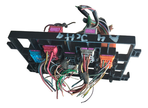 Caja De Fusibles Jetta A4 1999-2007 (Usado)