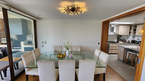 Casa En Arriendo Amoblada De 5 Dorm. En Colina