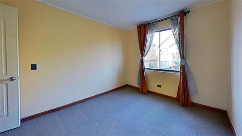 Casa En Venta De 3 Dorm. En Peñalolén