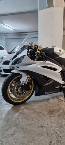 Yamaha R6