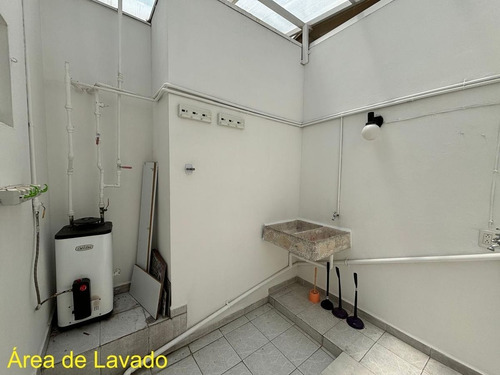 Casa En Condominio En Col. Del Valle / 282m2