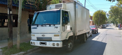 Ford Cargo 712 2012