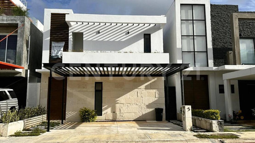 Casa En Venta, Residencial Aqua, Cancún