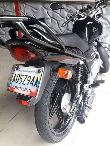 Imagen 2 de 4 de Parrilla De Hierro Para Moto En Suzuki
