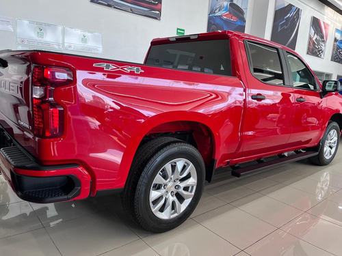 Chevrolet Silverado 5.3 V8 Custom Doble Cabina 4X4 At
