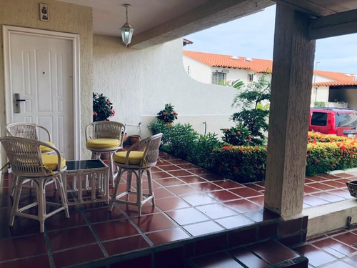 Imagen 3 de 13 de Alquiler Vacacional Margarita Bello Townhouse 3h 8 Personas