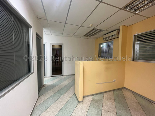 Ana Karina Molleja Alquila Casa Comercial Con Excelente Ubicación En La Zona Oeste Barquisimeto-lara/ Akm