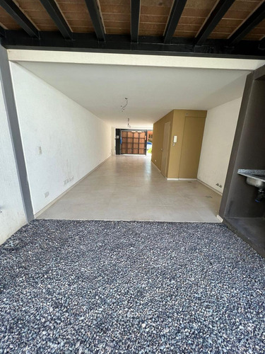 Duplex En Venta A Estrenar De 4 Ambientes Carlos Croce 990 (banfield)