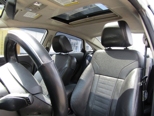Imagen 9 de 15 de Ford Fiesta 2015 1.6 Titanium
