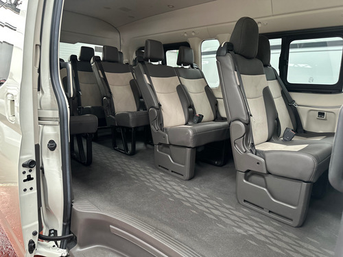 Toyota Hiace 2.7 ventanas 12 pasajeros