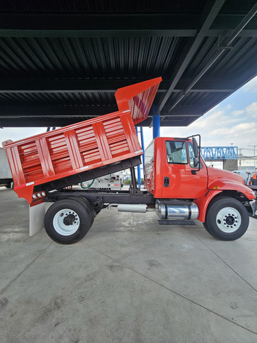 International 4300 Modelo 2007 Volteo 7 Metros