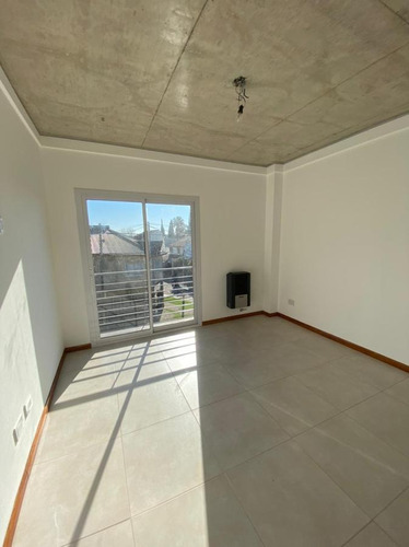Imagen 4 de 14 de Ph - Castelar Norte