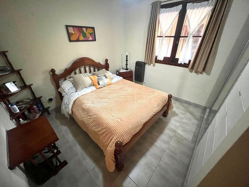 Casa Sobre Calle Dolores (barrio Colón - A Metros De La Laguna)