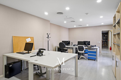Edificio Estilo Francés De Categoría De 5 Pisos Para Oficinas Corporativas, Embajadas, Petit Hotel