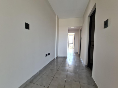 Gran Semipiso Amplio, 2 Balcones, 2 Baños 2 Dorm Con Placard