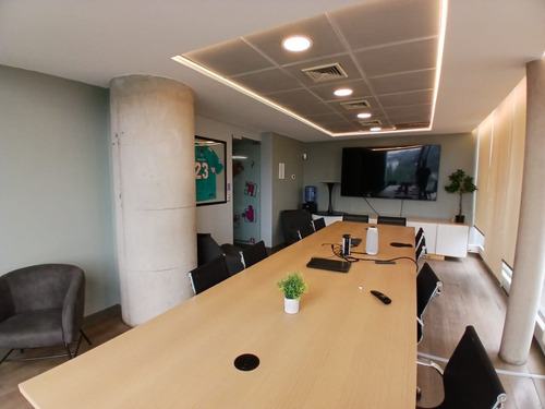 Excelente Oficina De 439m2 Habilitada En Excelente Sector