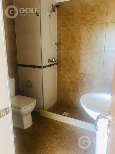 Se Vende Con Renta Penthouse 2 Dormitorios. Centro. Garajes Opcionales.