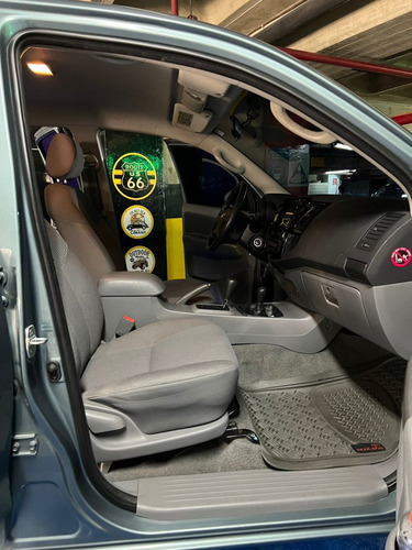 Imagen 3 de 13 de Toyota Hilux Kavak 2011