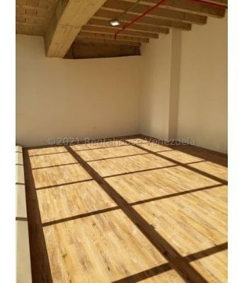 Imagen 2 de 14 de Oficina En Alquiler Santa Paula 22-13158 Renta House Los Samanes