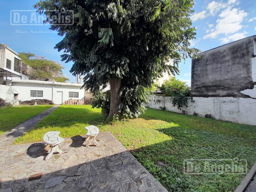 Local En Moron Sur