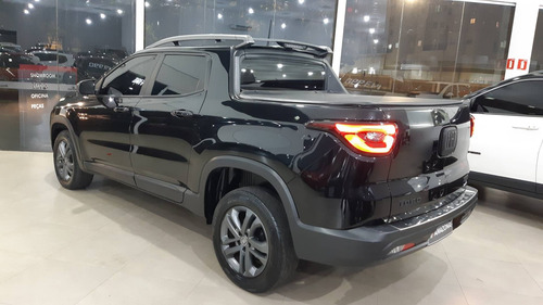 Imagem 4 de 13 de Fiat Toro 2.4 16v Multiair Flex Blackjack At9