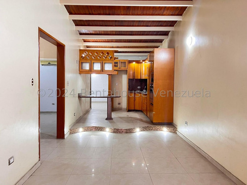 Aprovecha Casa En Venta En Urbanización Privada Amplia Comoda Segura Lista Para Firmar Y Mudarse 24-27481