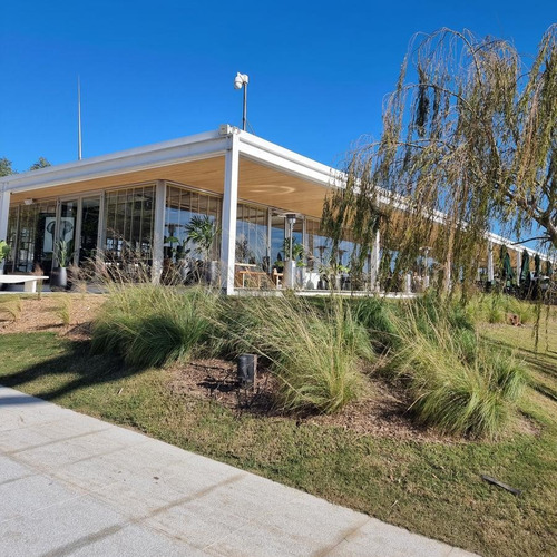Imagen 17 de 21 de Casa Con Vista Al Lago A Estrenar En Venta. Puertos | Ceibos.