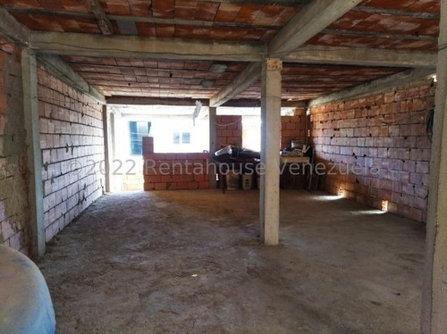 Imagen 25 de 30 de Casas En Venta La Puerta Cabudare Cod # 23-12696. Ideal Para Remodelar A Tu Gusto! Asesor Inmobiliario Katty Vasquez 412-1498654. Pide Tu Cita! Excelente Oportunidad De Negocio!