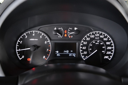 Imagen 12 de 13 de Nissan Sentra Rojo
