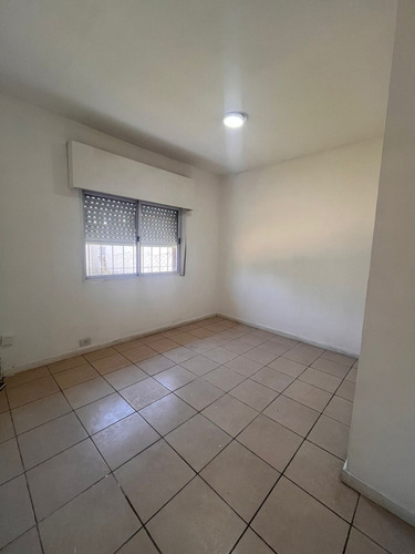 Alquiler Casa Con Amplio Parque Libre!