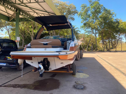 Triton 250 2020 Mercruiser 250hp 66hrs. Gasolina