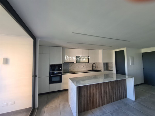 Departamento En Venta De 2 Dorm. 2 Baños , En Las Condes