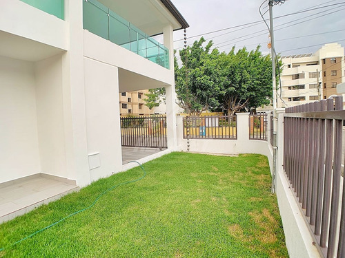 Imagen 2 de 12 de Casa De Venta En La Moraleja Santiago