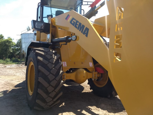 Imagen 8 de 10 de Pala Frontal Gema C60