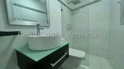 Casa En Alquiler Chuao Vgi