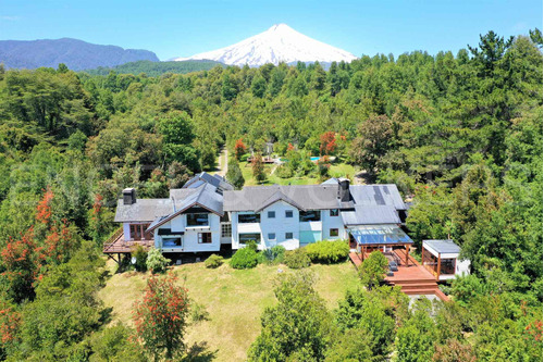 Hotel En Medio Del Bosque En Pucón.